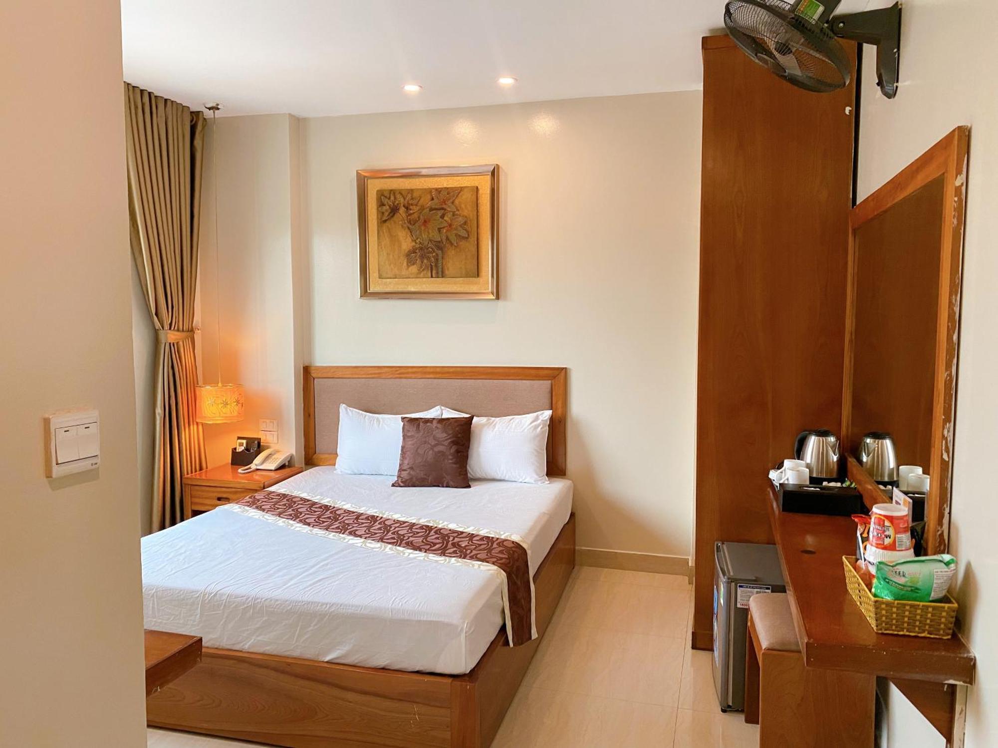 Hanoi B Hotel & Travel - 5 Mins Hoan Kiem Lake Exteriör bild